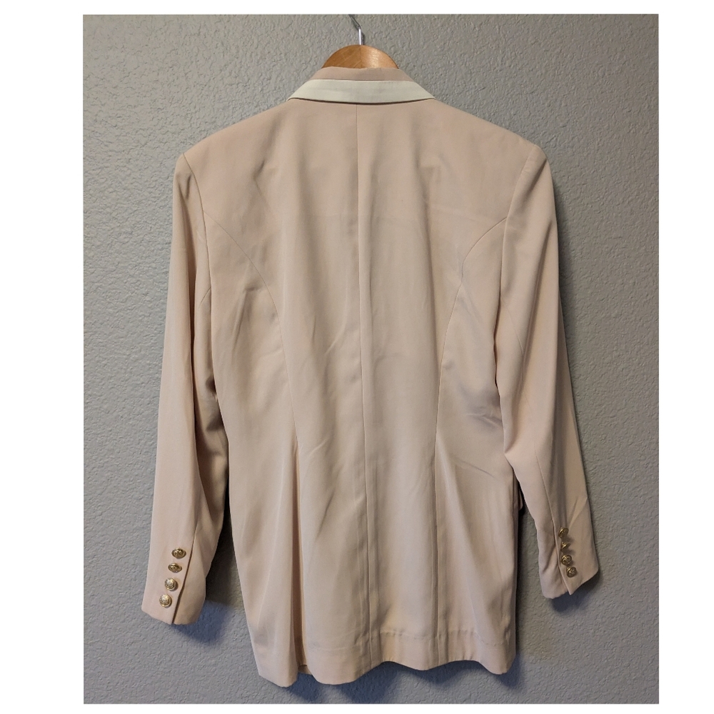 💥SALE💥 Vintage Voz Vago Elegant Beige Blazer with White Accents - Picture 4 of 10